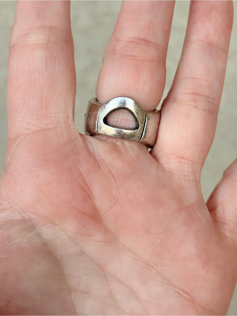 Novelty Silver-tone Dog Head Ring with Clear Rhinestones